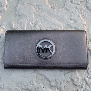 Michael Kors Fulton Carryall Leather Wallet